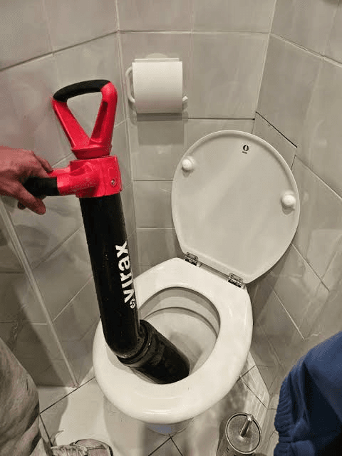 WC bouché ? Trouvons une solution rapidement.